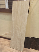 Ступень из травертина Sawn Vein Cut light