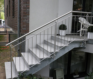 Лестница из термообработанного гранита G603